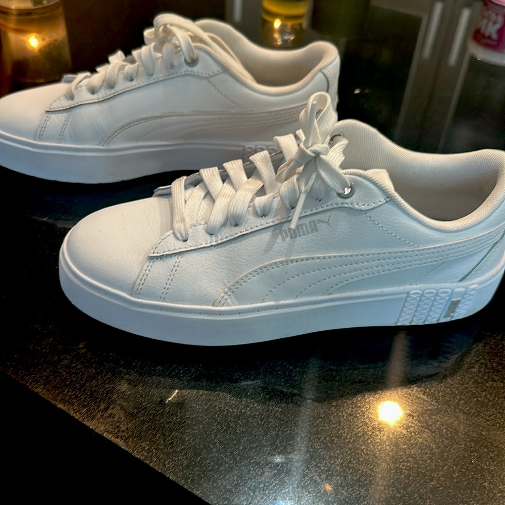 PUMA Women's Smash Platform V3 Sneaker
50